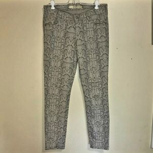Old Navy Rockstar Grey Snakeskin Animal Print Skinny Jeans Women's 12 Pants EUC